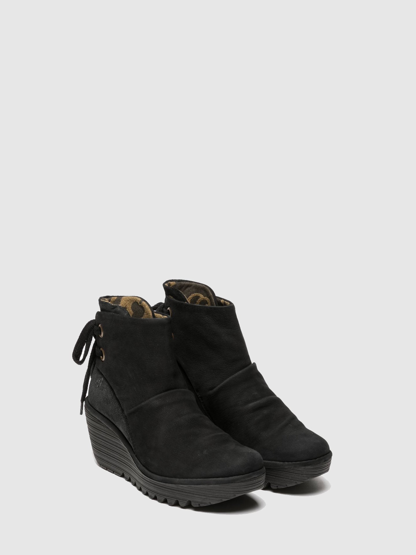 Fly London Botins de Cunha em Preto
